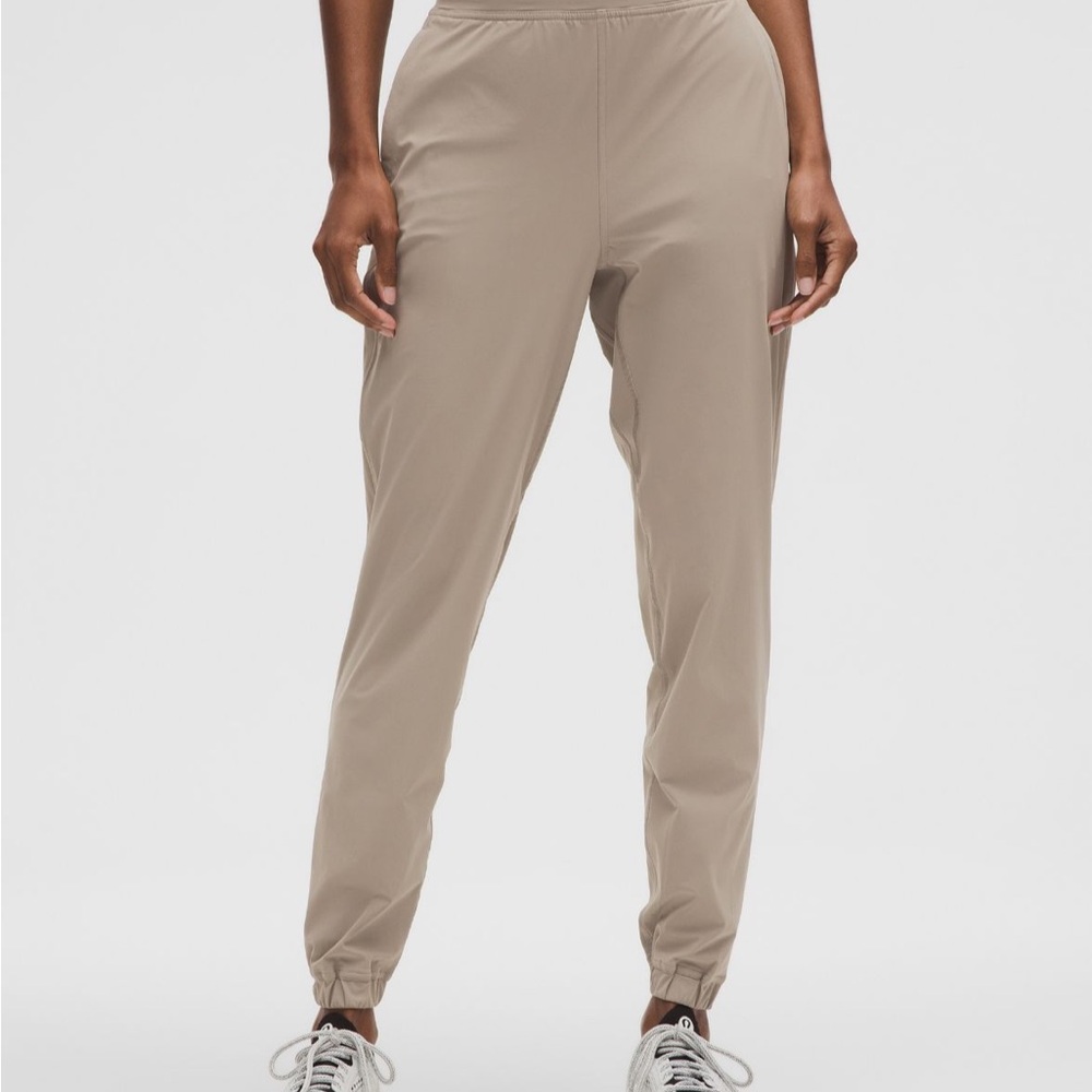 Like new lulu Adapted joggers 8